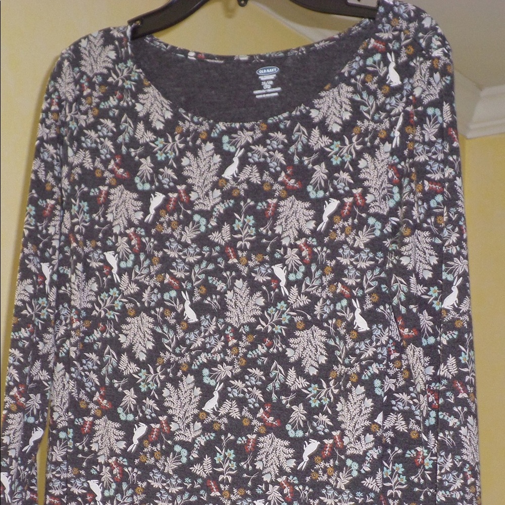 Old Navy “nature” lightweight tee